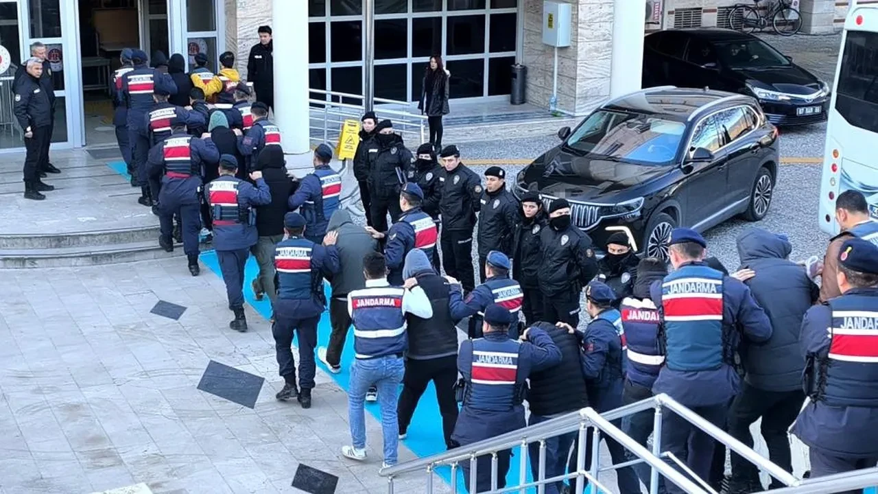 Yalova'da 3 polisimizin şehit olduğu olay sonrası DEAŞ baskını: 26 tutuklama