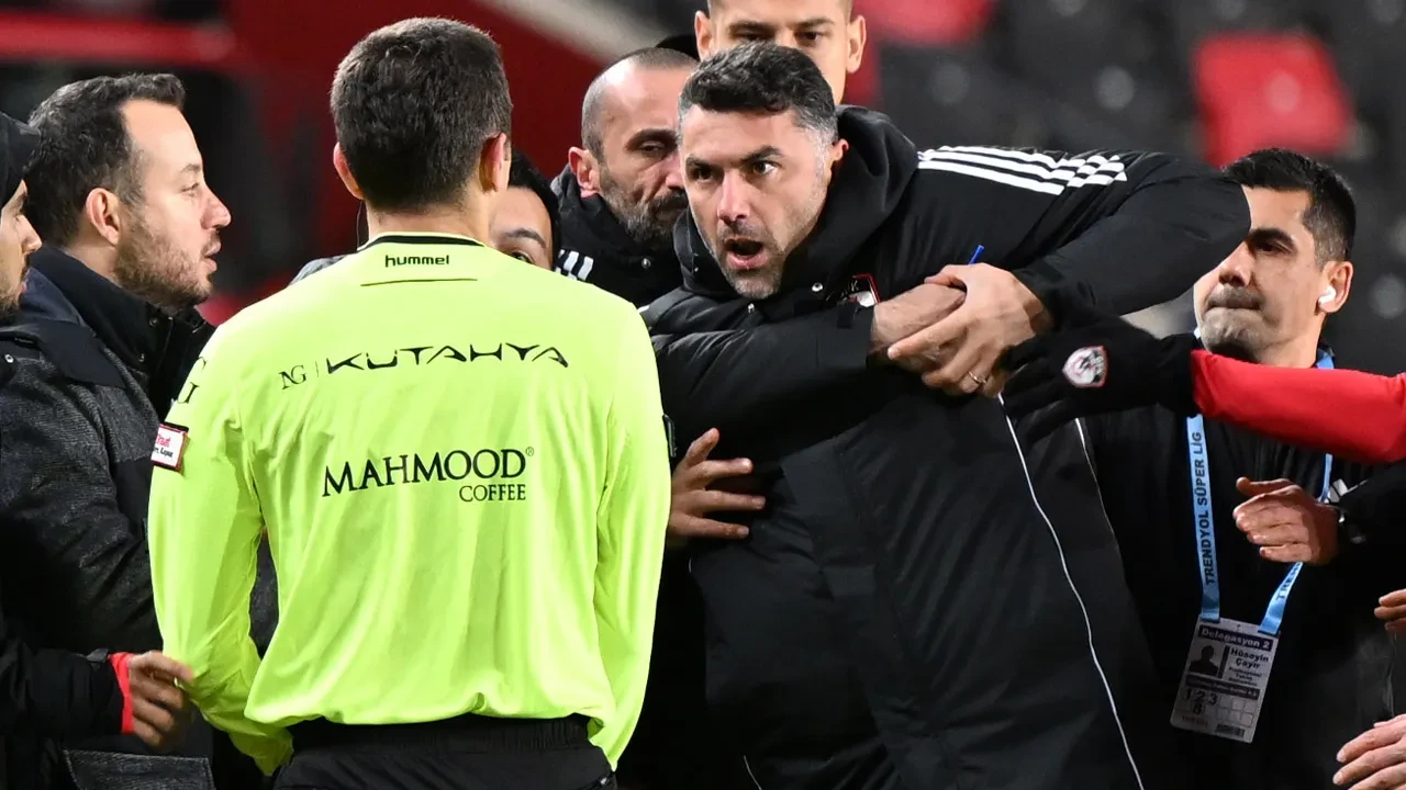 Burak Yılmaz'a 3 maç men cezası