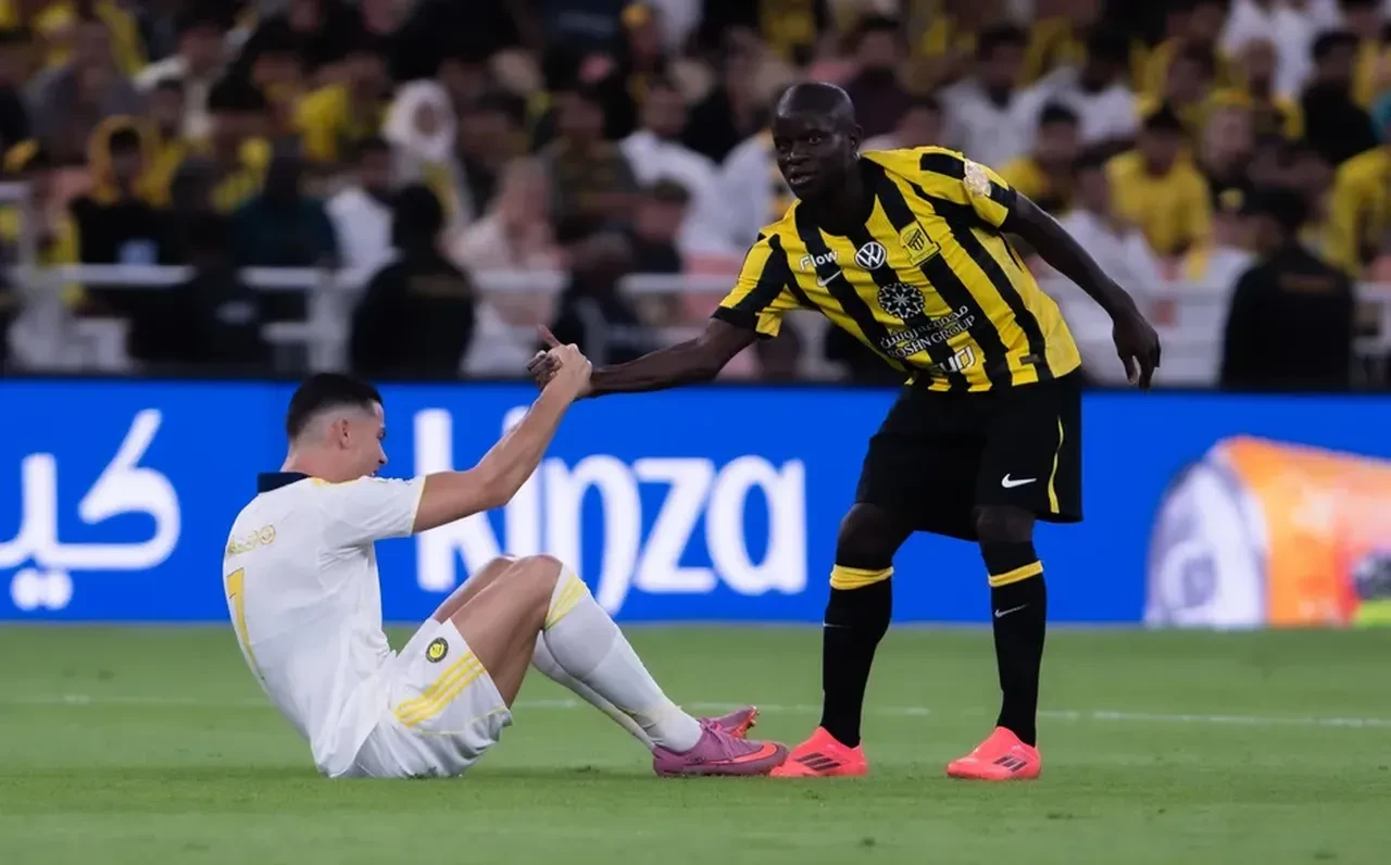 Fenerbahçe'nin N'Golo Kante transferinde mali süreç: Ekstra ödeme çıktı!