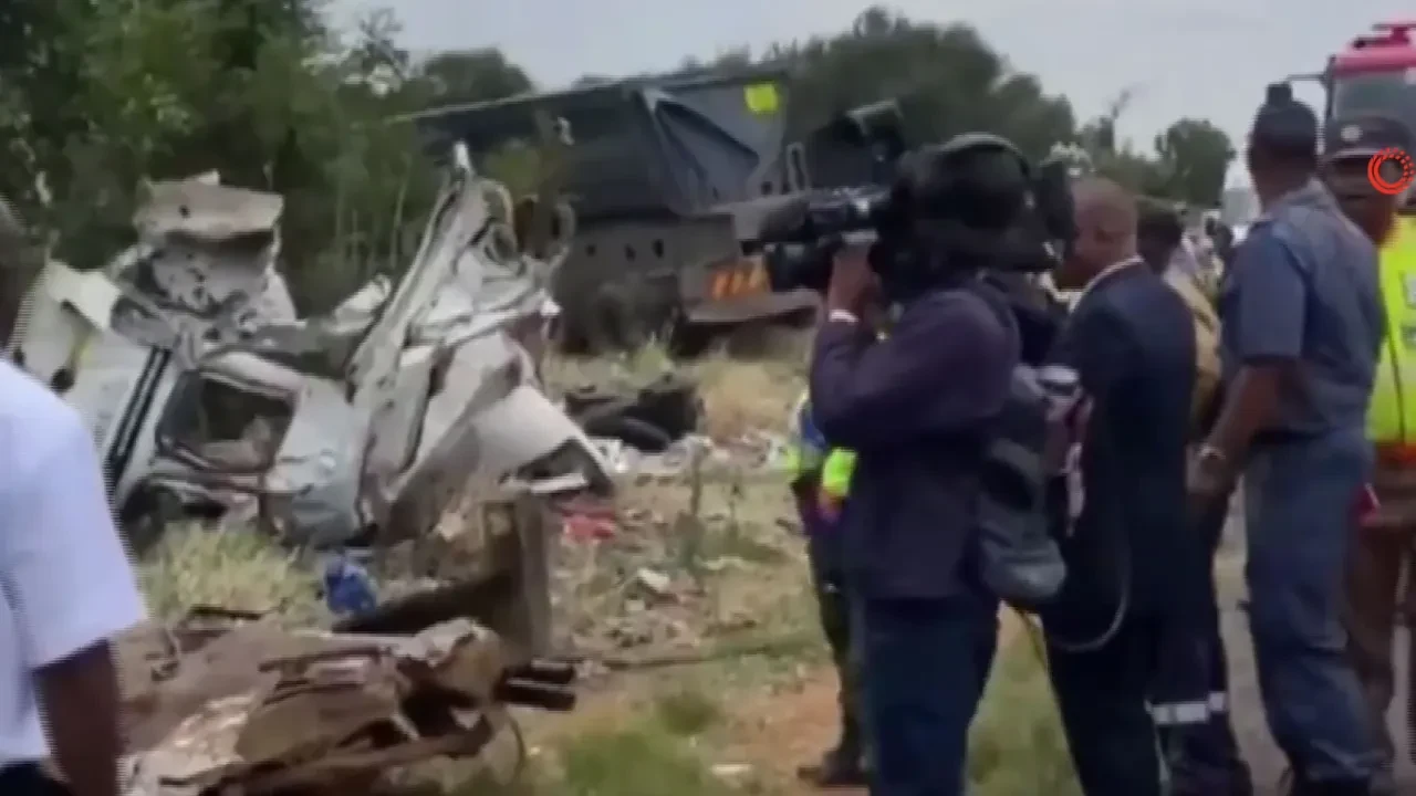 Güney Afrika'da kamyon okul servisini biçti: Çok sayıda öğrenci hayatını kaybetti