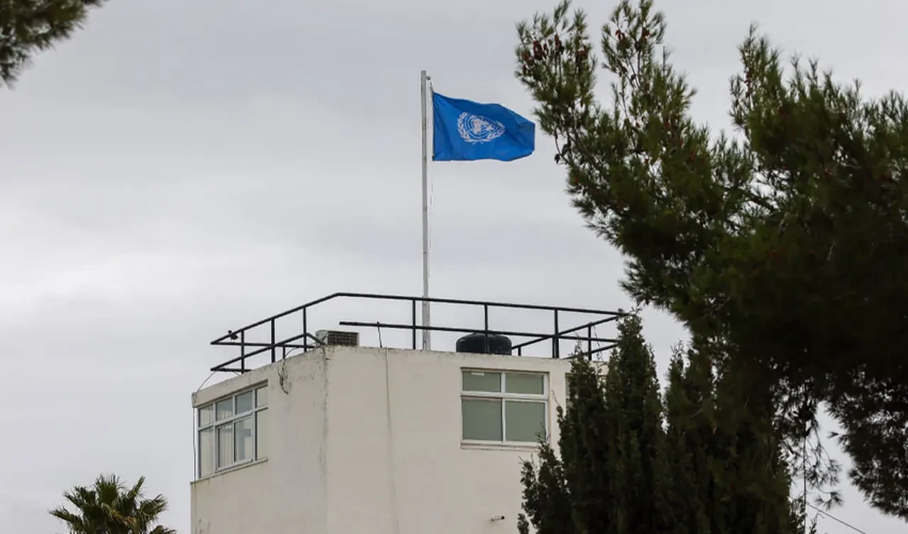 İsrail, Doğu Kudüs'te UNRWA merkezini yıkıyor