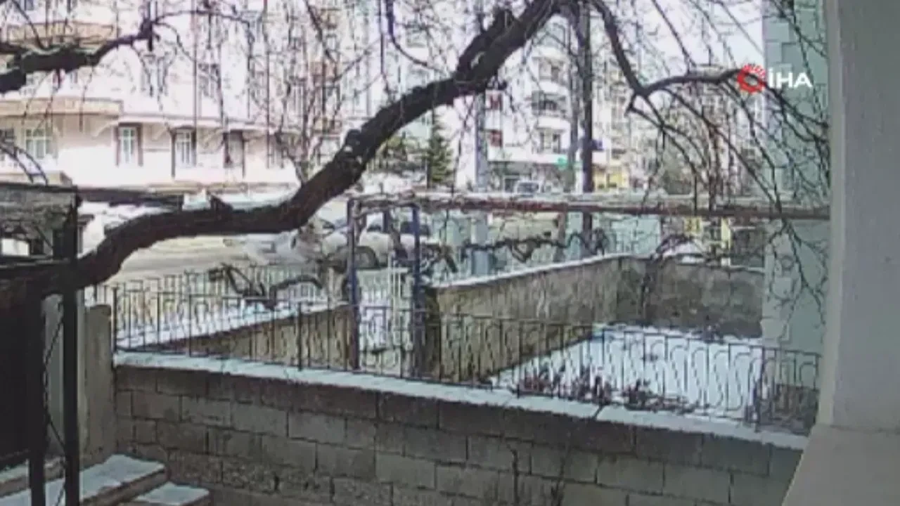 Karaman'da korkunç kaza kamerada! Ölü ve yaralılar var