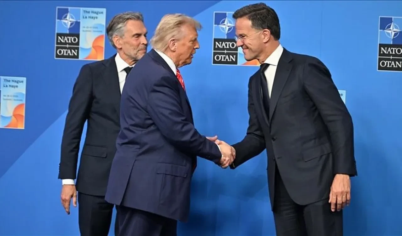 Trump ifşa hattına dönüştü! Liderlerden gelen her mesajı sosyal medyada paylaşıp dalga geçiyor