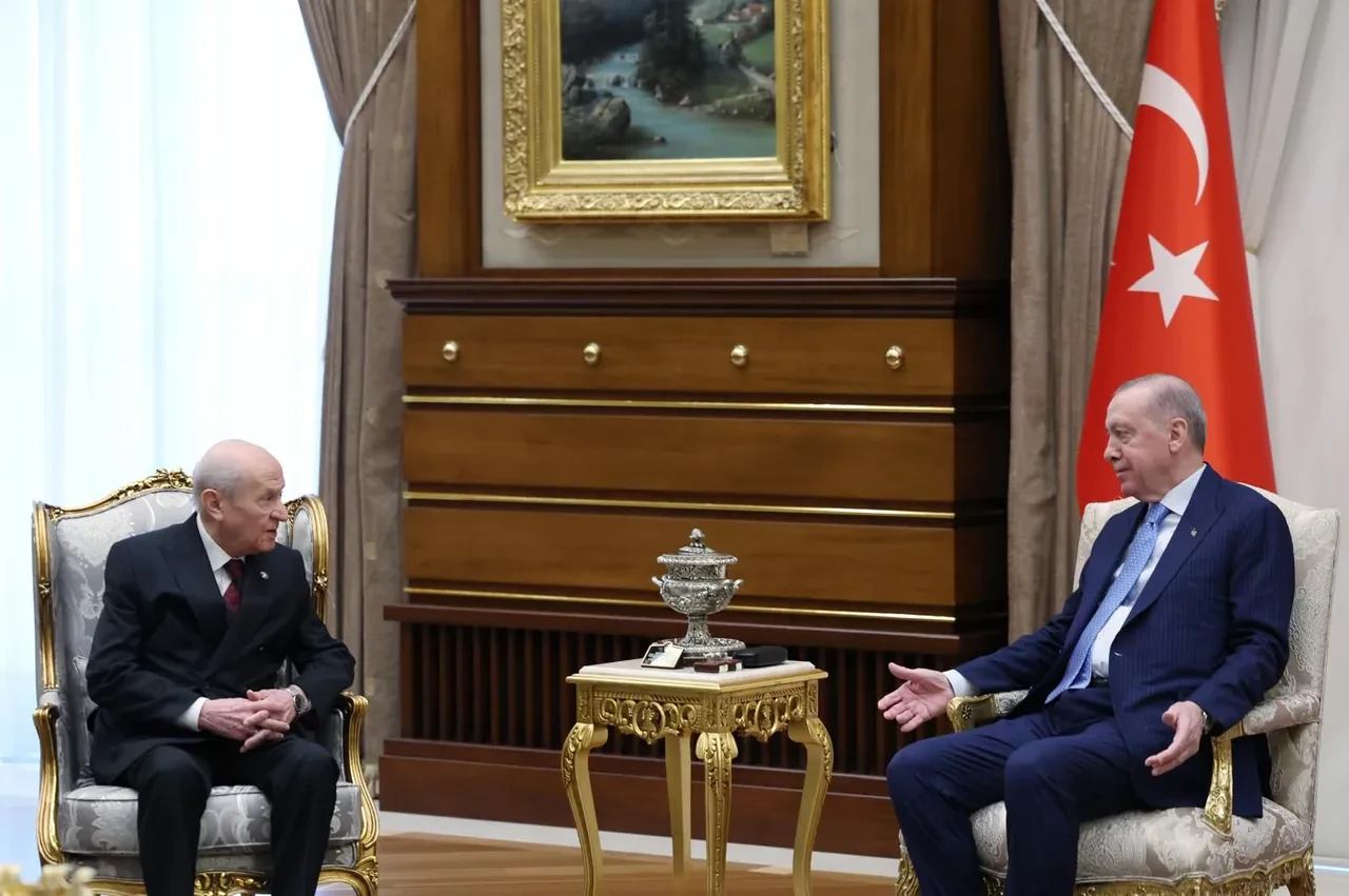 Beştepe'de kritik zirve! Cumhurbaşkanı Erdoğan ve Devlet Bahçeli bir araya geldi 