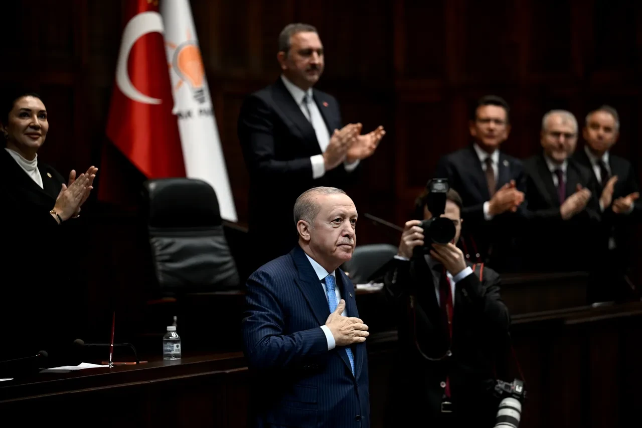 Cumhurbaşkanı Erdoğan'dan bayrak provokasyonuna sert tepki! 'Hesabını soracağız'