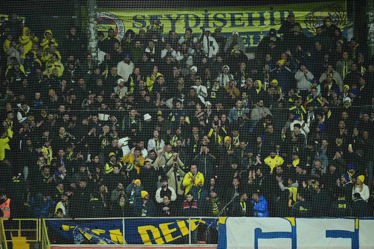 Fenerbahçe ve Beşiktaş PFDK'ya sevk edildi