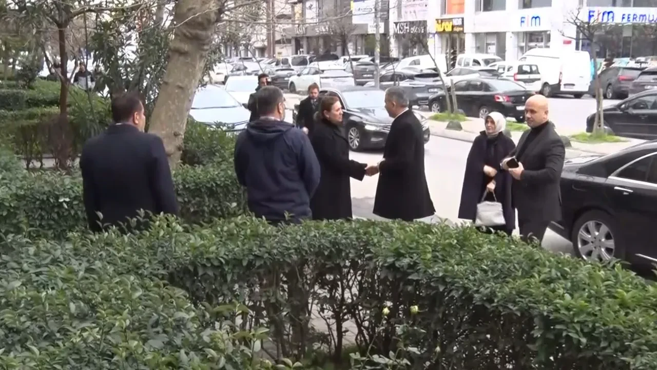 İçişleri Bakanı Yerlikaya Atlas Çağlayan'ın ailesini ziyaret etti