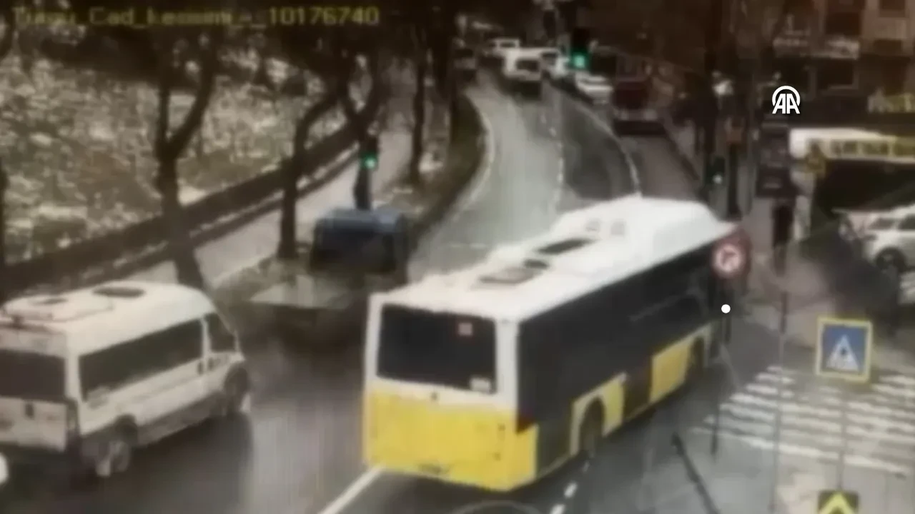 İETT otobüsü otoparka daldı! Olay anı kamerada 