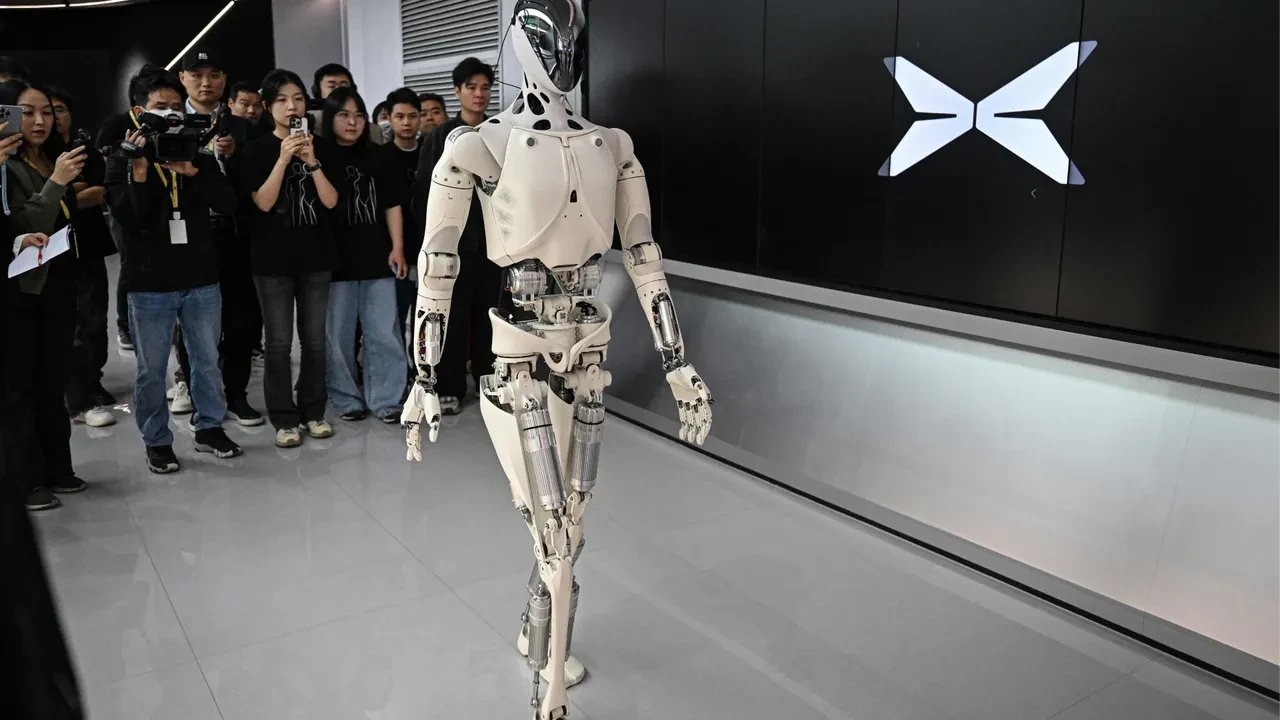 Otomotiv standartlarında ilk insansı robot üretildi