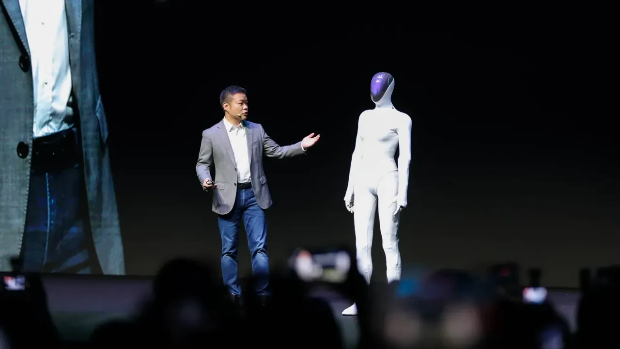 Otomotiv standartlarında ilk insansı robot üretildi