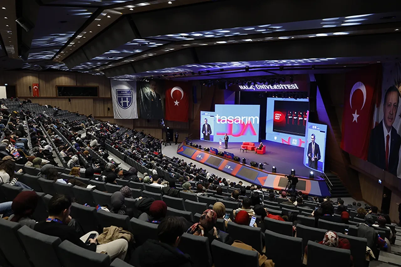 Vikipedi'ye yerli rakip: Selçuk Bayraktar öncülüğünde KÜRE dönemi başladı