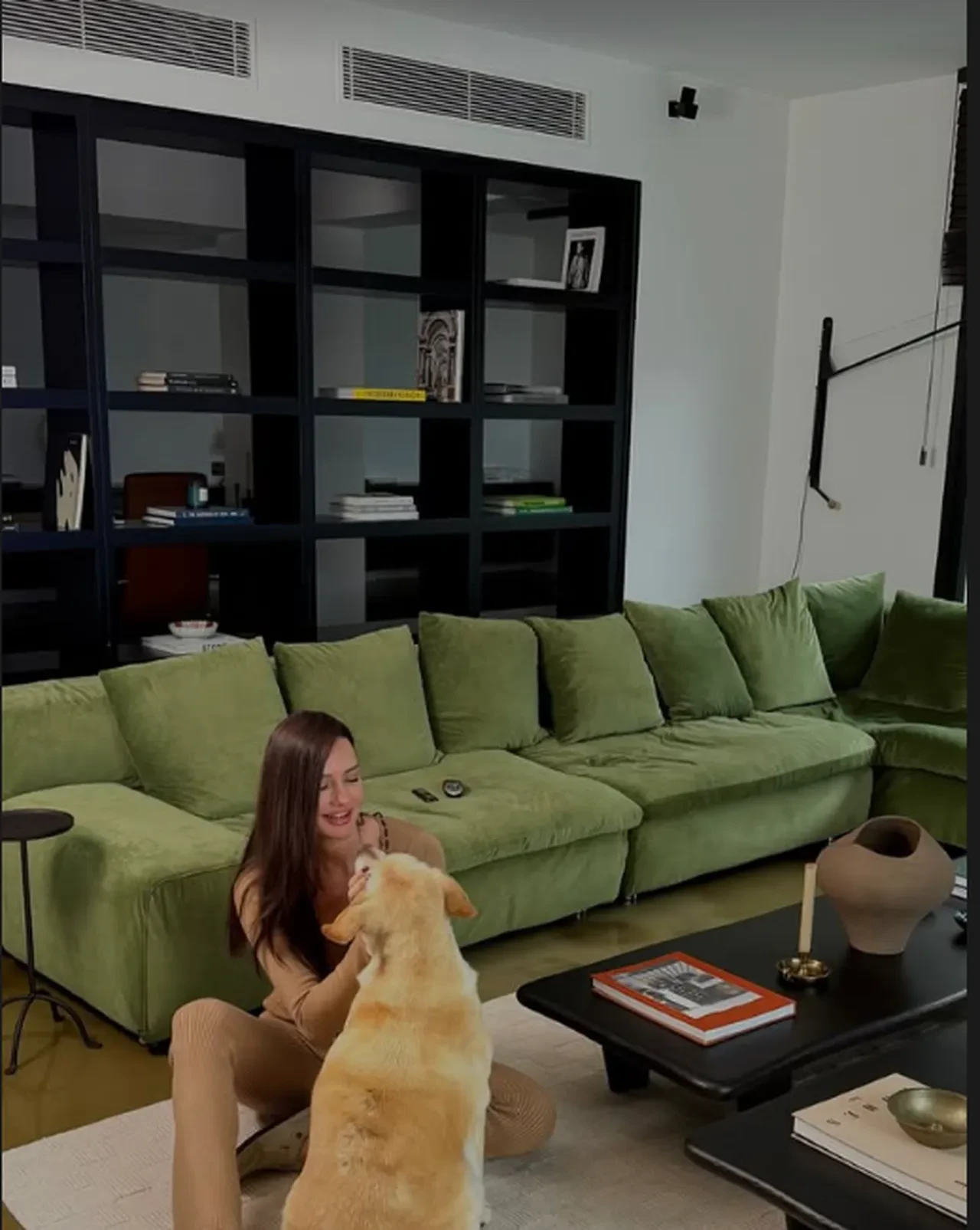 Yasemin Ergene yeni taşındığı ultra lüks evini paylaştı 