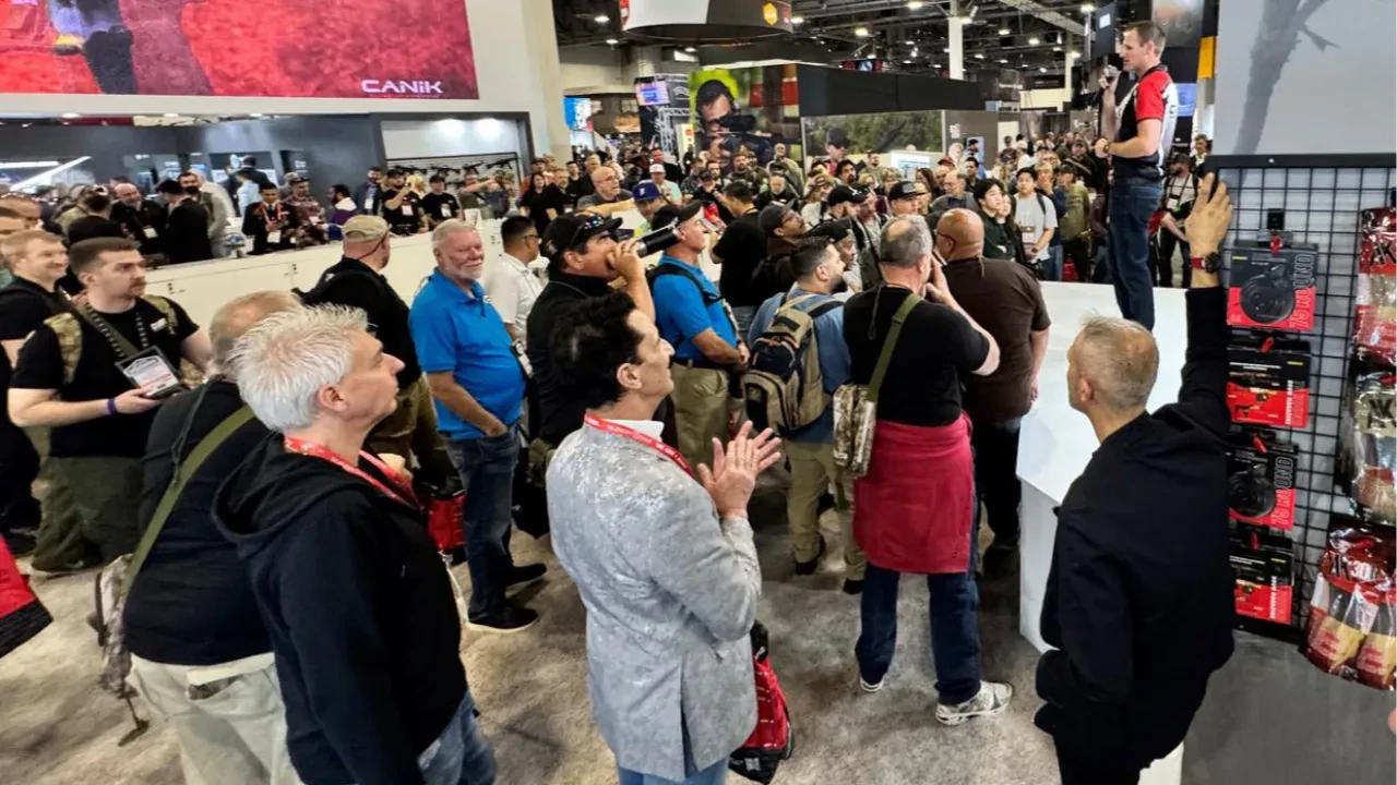 CANiK’ten Las Vegas’ta görkemli tanıtım 