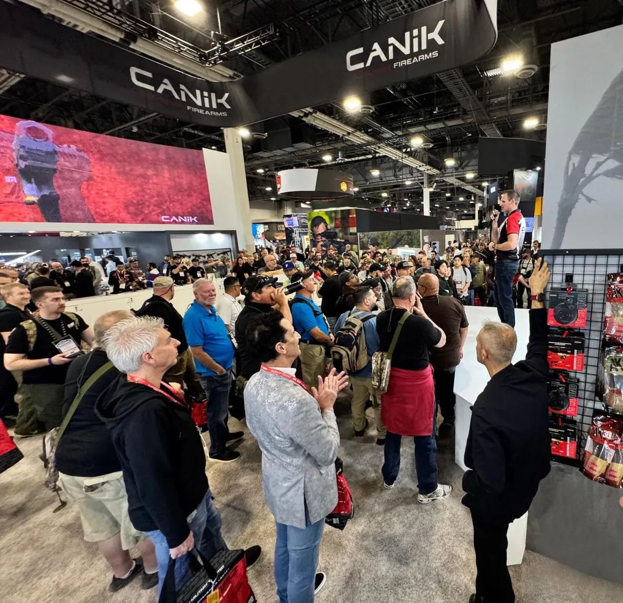 CANiK’ten Las Vegas’ta görkemli tanıtım