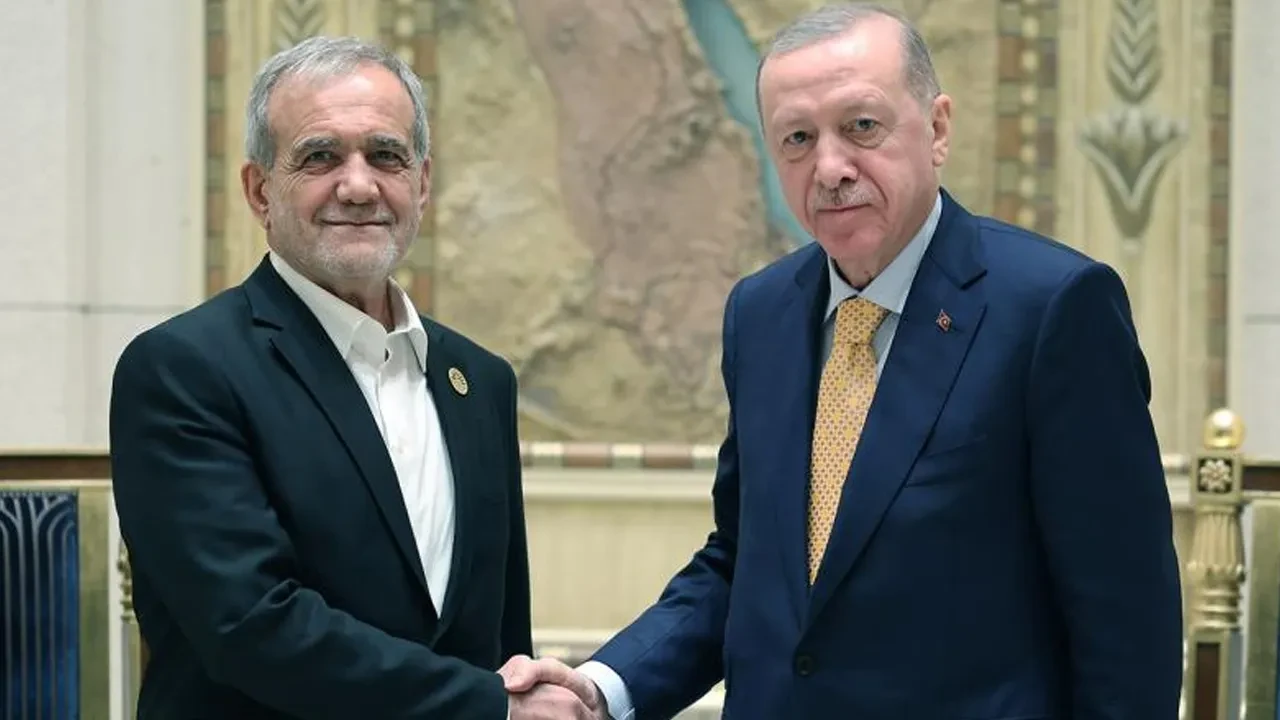 Cumhurbaşkanı Erdoğan Pezeşkiyan ile görüştü: Gündem İran'daki protestolar