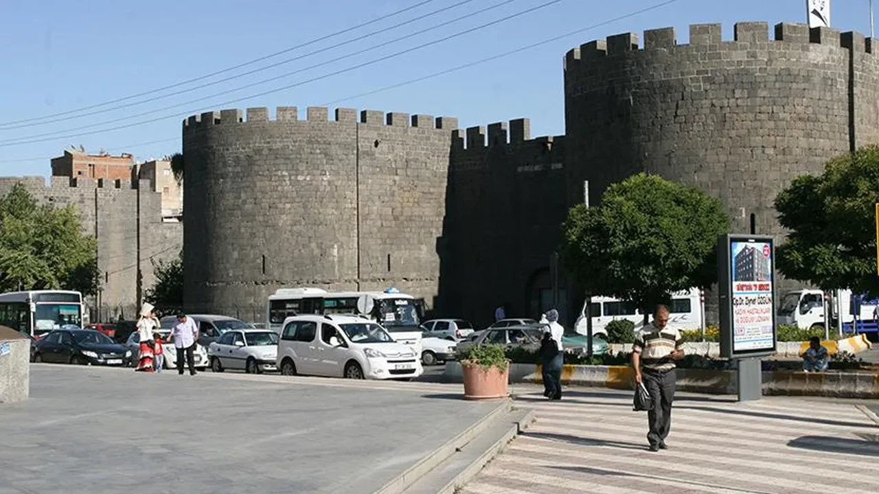 Diyarbakır'da 4 gün boyunca gösteri ve yürüyüşler yasaklandı