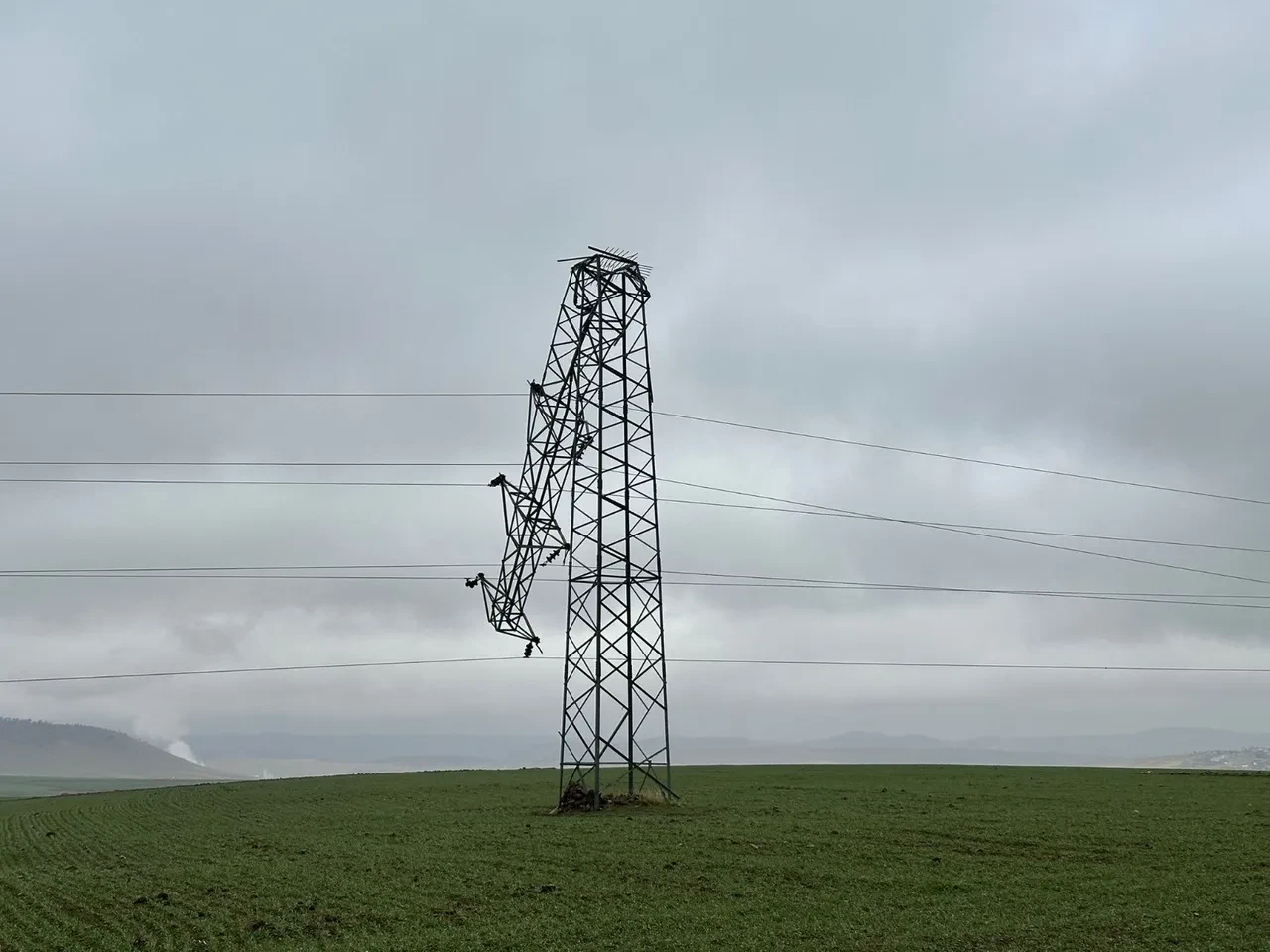 Elektrik direkleri ortadan ikiye bölündü! Sebebi yok artık dedirtti