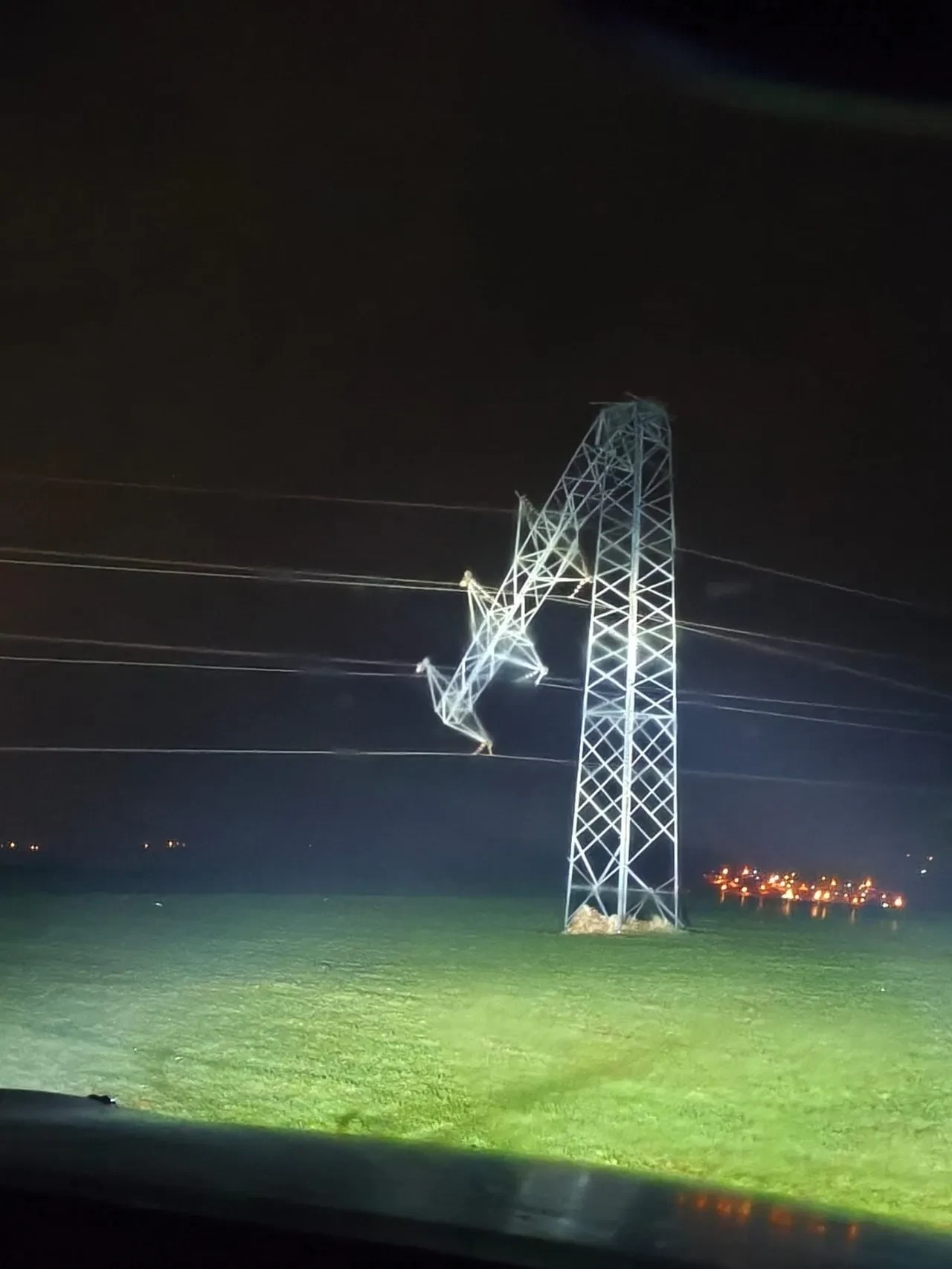 Elektrik direkleri ortadan ikiye bölündü! Sebebi yok artık dedirtti