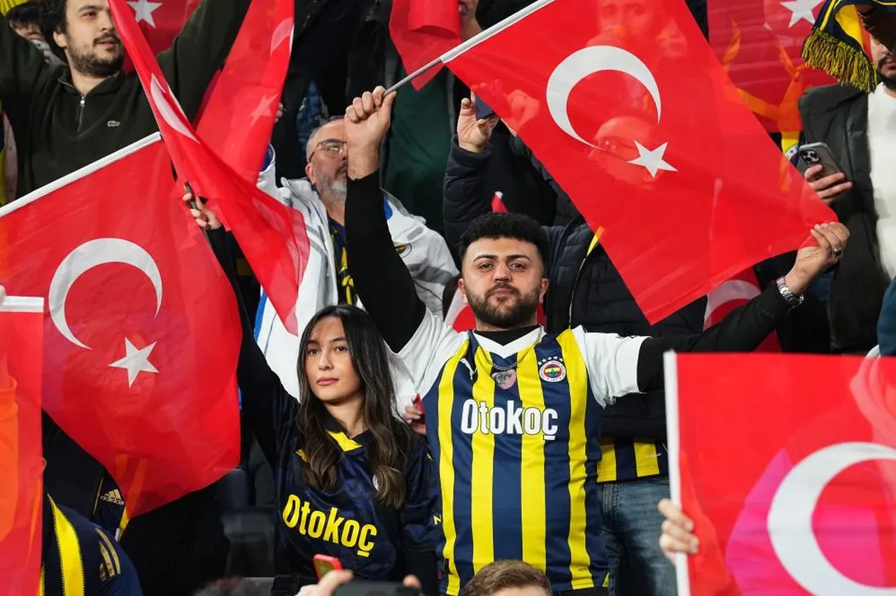 Fenerbahçe UEFA Avrupa Ligi'nde Aston Villa'ya mağlup oldu