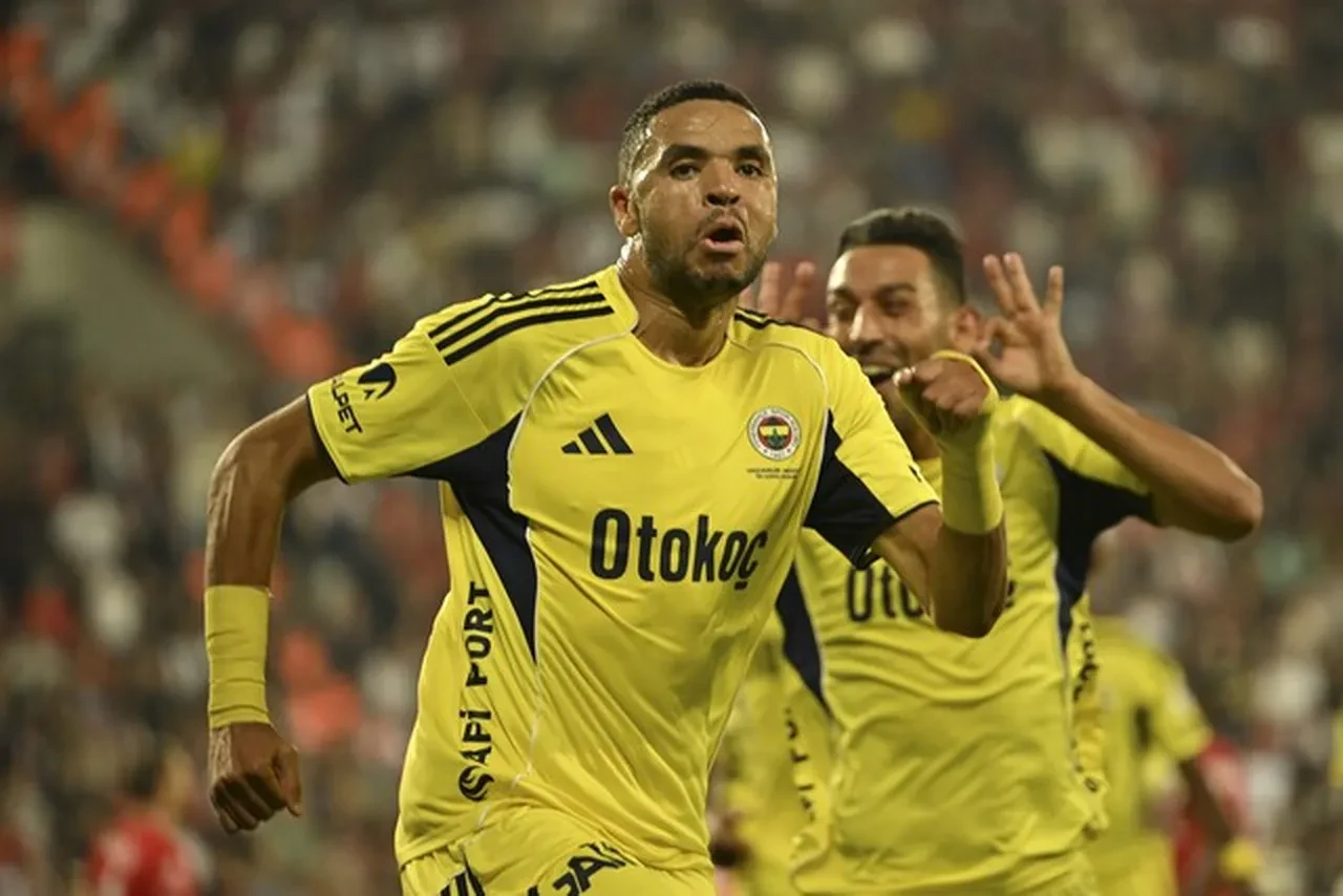 Fenerbahçe'de En-Nesyri dönemi sona eriyor! İtalyanlar ve İngilizler birbirine girdi!