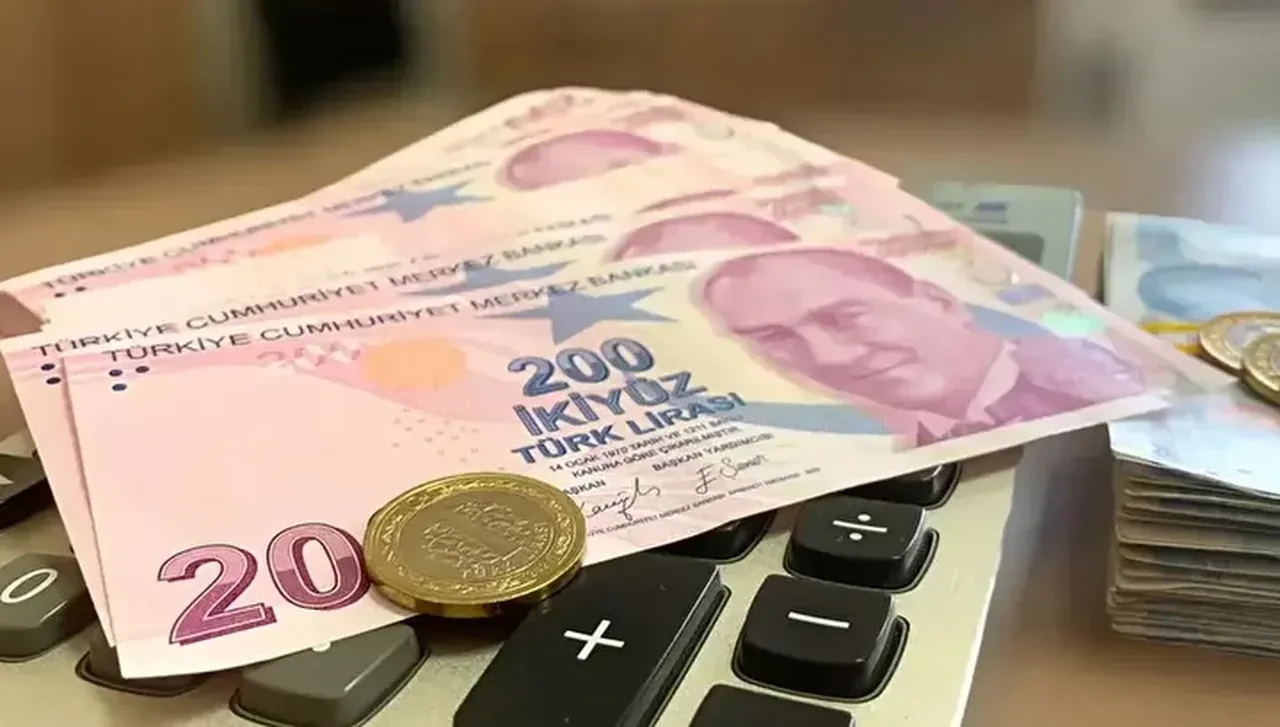 Konut ve taşıt kredi faiz oranları düştü mü? Merkez Bankası faiz kararı sonrası 500 Bin ve 1 Milyon TL geri ödemesi