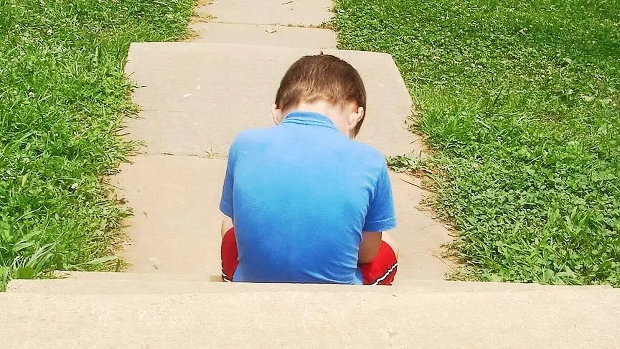 Şiddet büyüyerek geliyor! Çocuğunuzda bu davranışlar varsa dikkat