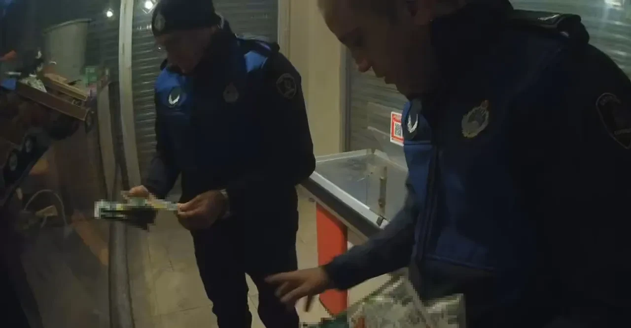 Tavuk parçalama tesisine suçüstü! Görüntüler mide bulandırdı 