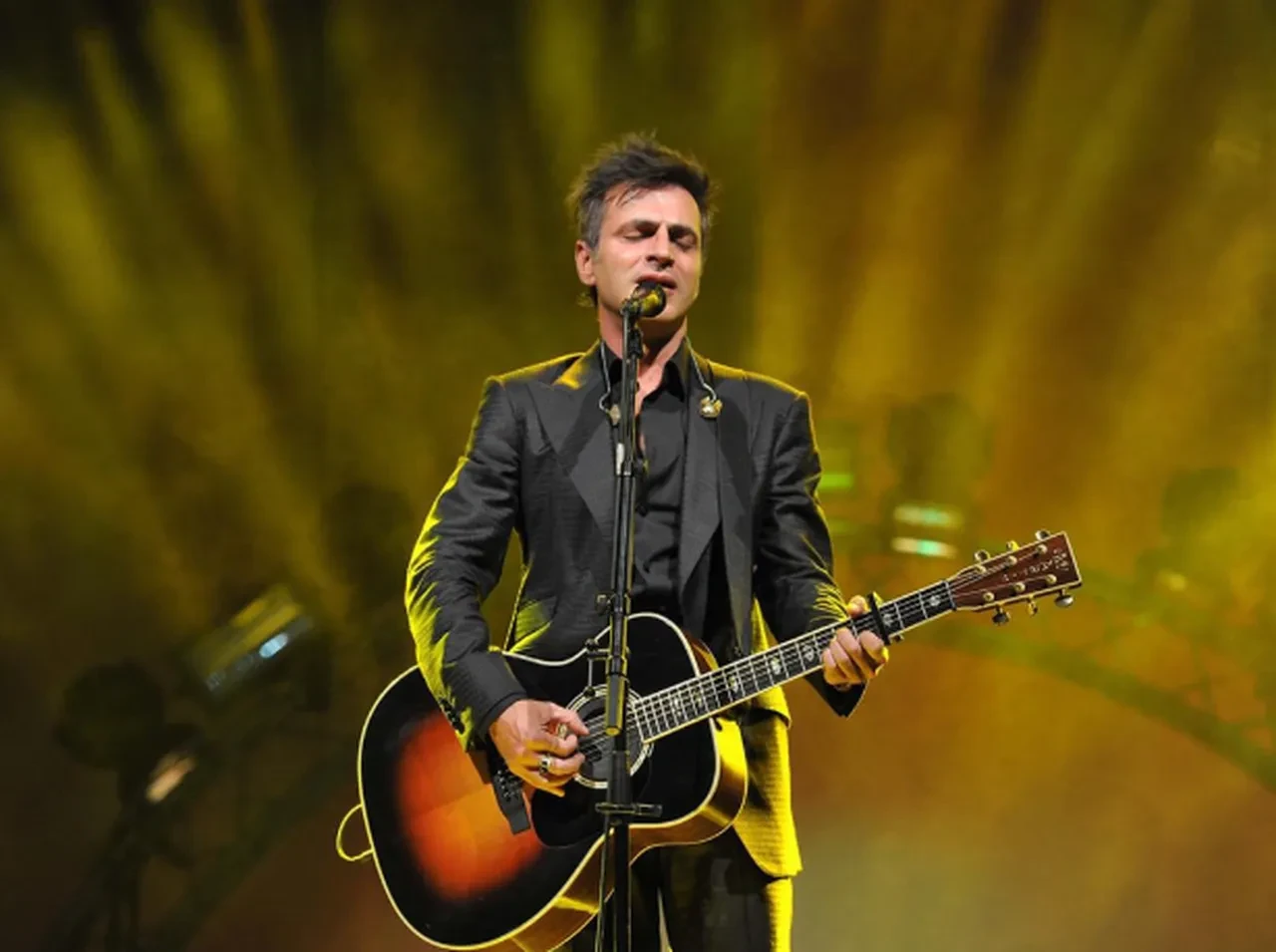 Teoman'ın annesiyle ile ilgili itirafı olay oldu: Annem şarkıcı olmamdan utandı