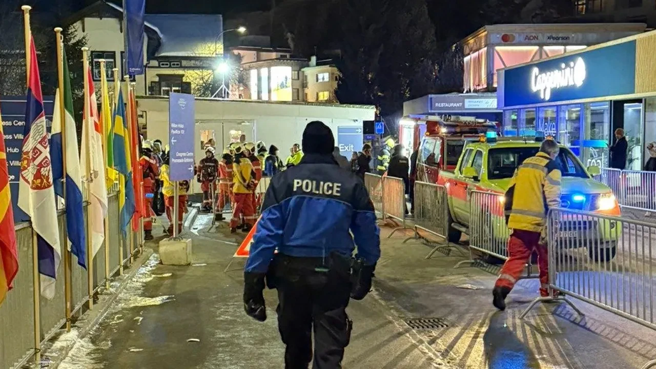 Ülke liderleri oradaydı! Davos'ta korku dolu anlar: Bina hemen tahliye edildi