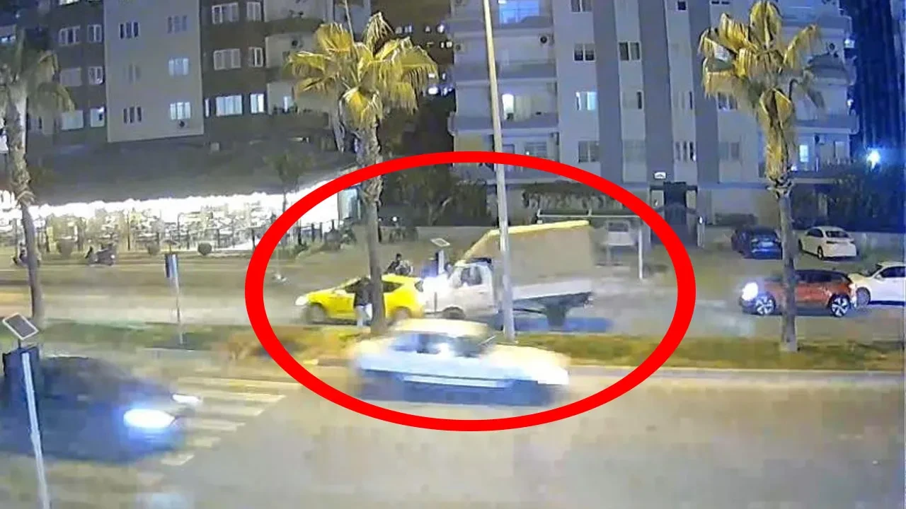 Yayaya yol vermek isterken zincirleme kazaya sebep oldu