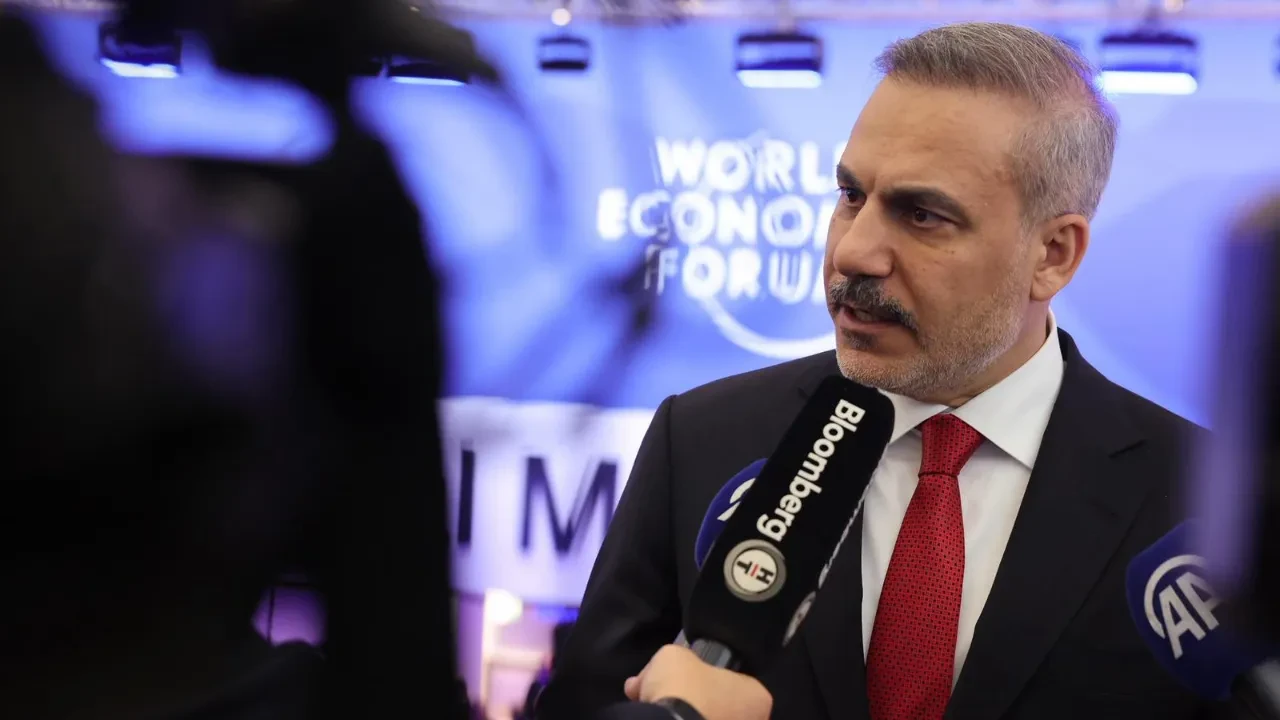 Bakan Hakan Fidan'dan Davos'ta kritik mesajlar! AB'yi sert eleştirdi: "Medeniyetlerüstü olmayı başaramadı"