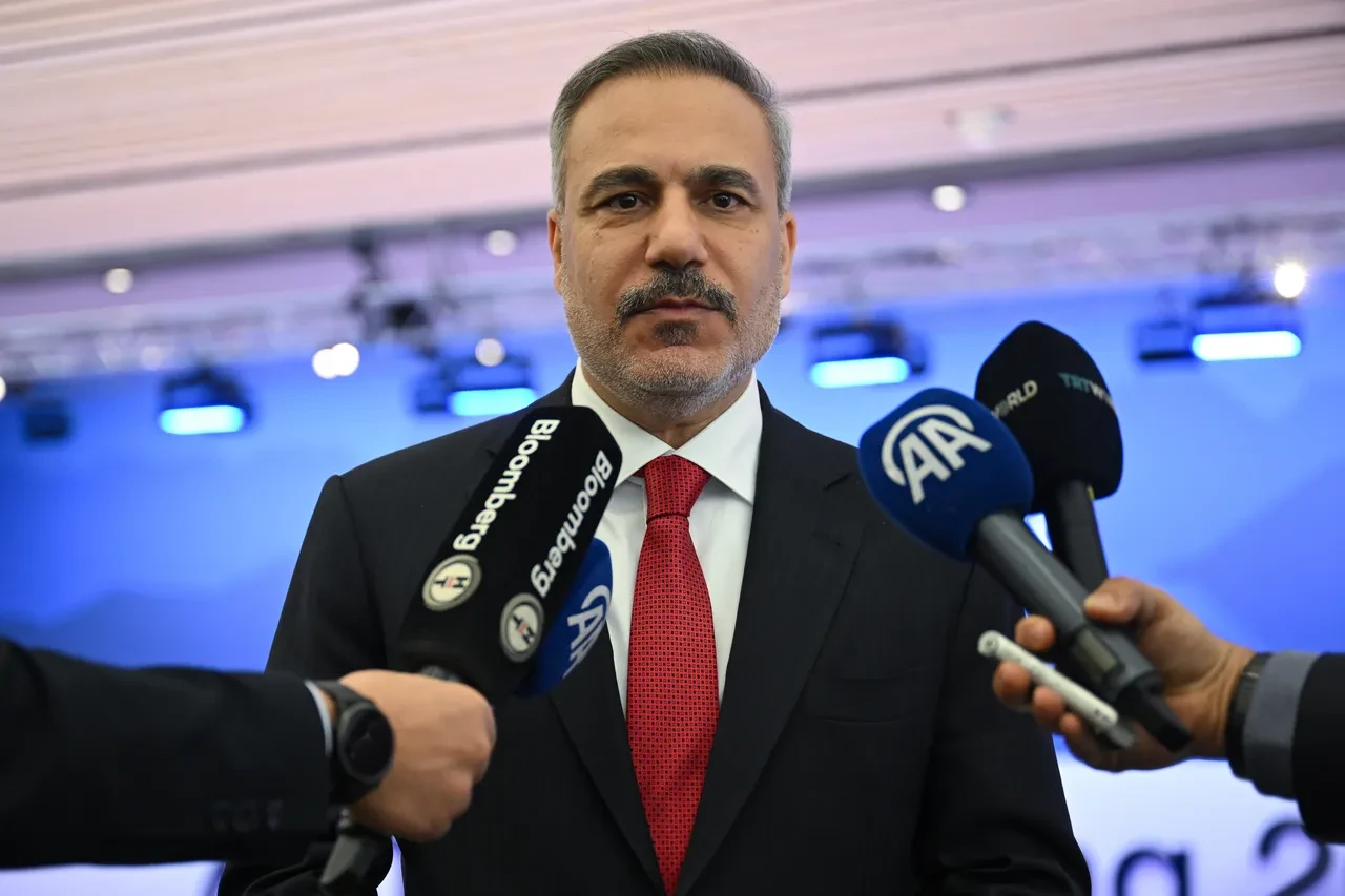 Bakan Hakan Fidan'dan Davos'ta kritik mesajlar! AB'yi sert eleştirdi: "Medeniyetlerüstü olmayı başaramadı"