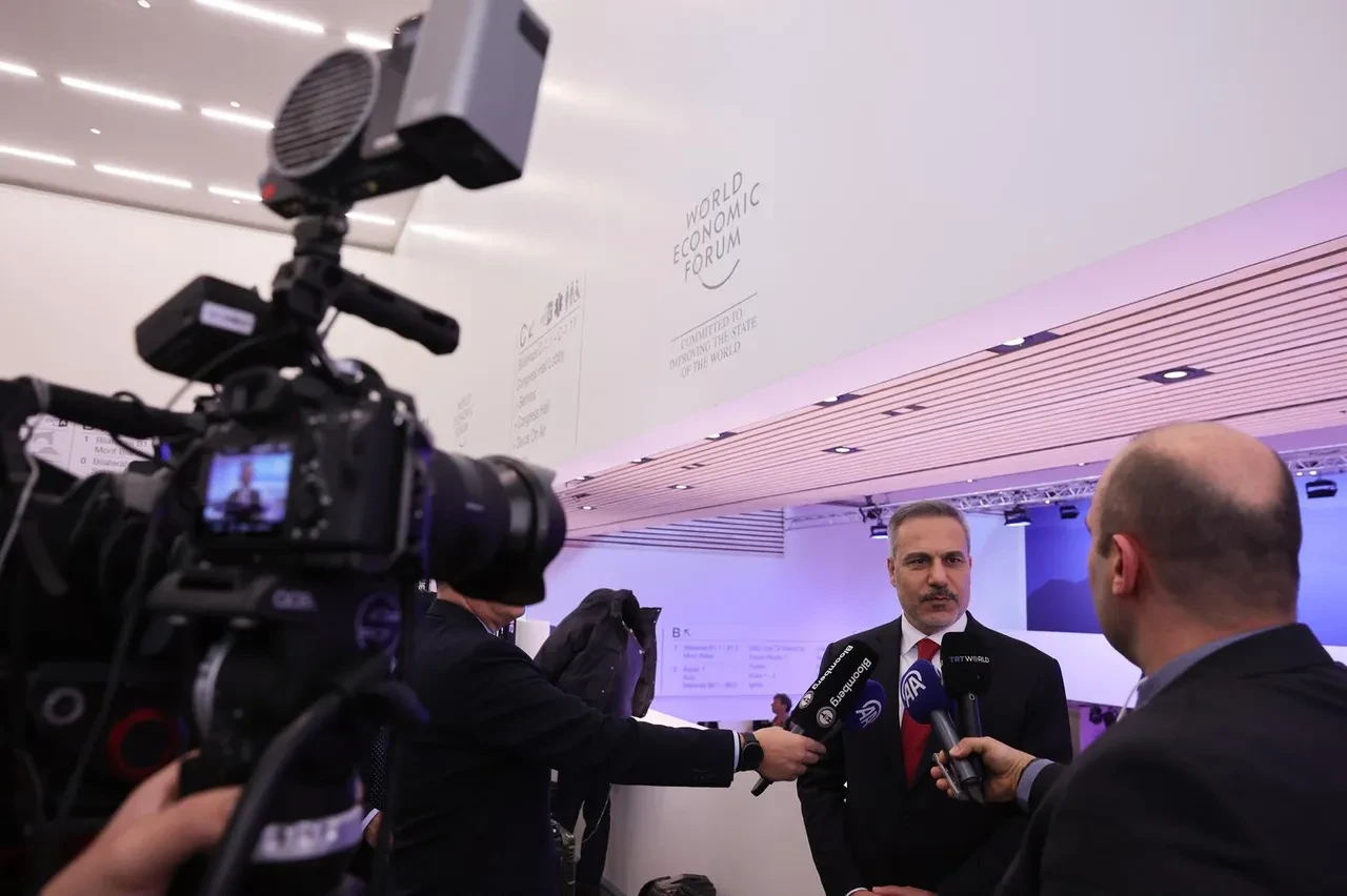 Bakan Hakan Fidan'dan Davos'ta kritik mesajlar! AB'yi sert eleştirdi: "Medeniyetlerüstü olmayı başaramadı"
