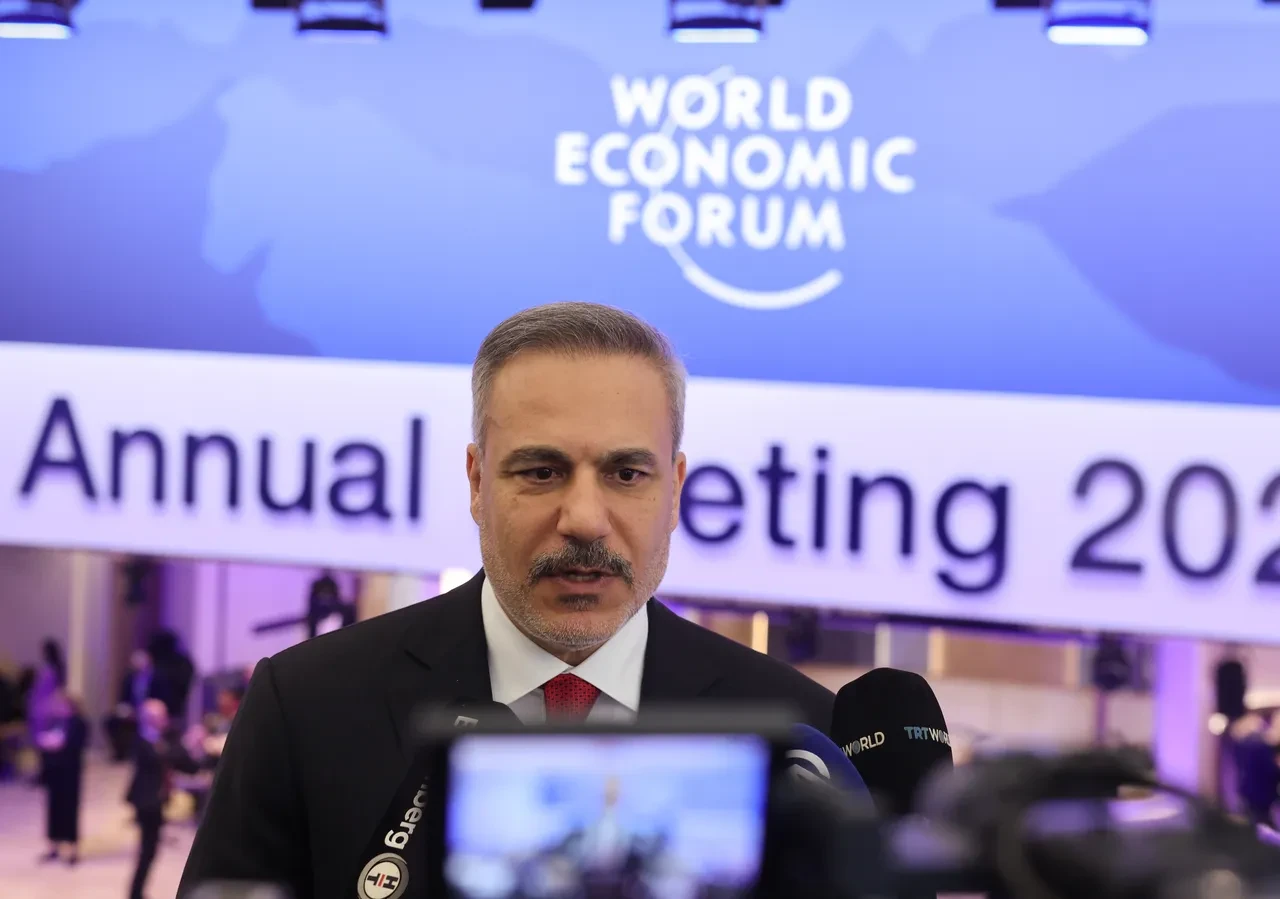 Bakan Hakan Fidan'dan Davos'ta kritik mesajlar! AB'yi sert eleştirdi: "Medeniyetlerüstü olmayı başaramadı"