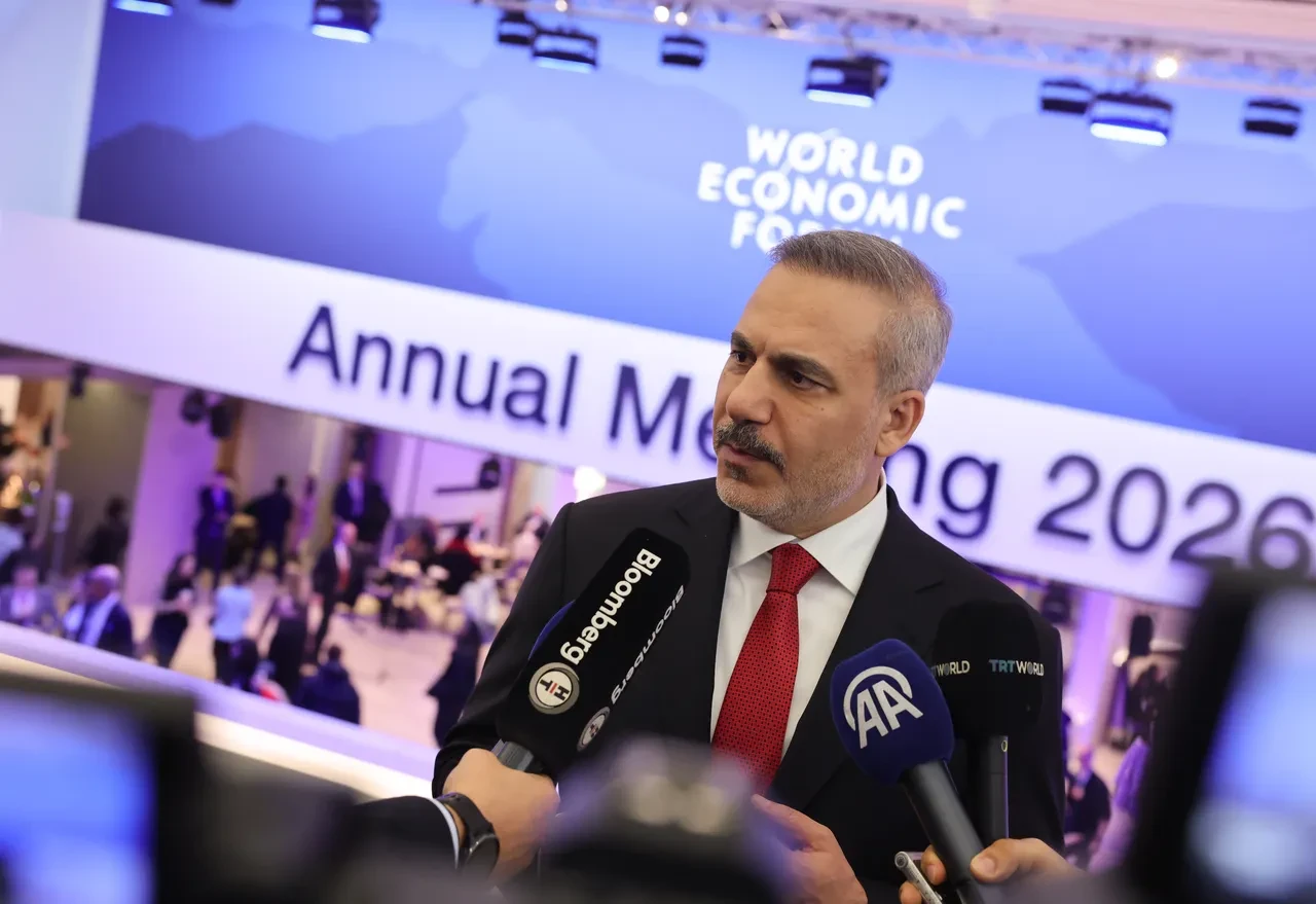 Bakan Hakan Fidan'dan Davos'ta kritik mesajlar! AB'yi sert eleştirdi: "Medeniyetlerüstü olmayı başaramadı"
