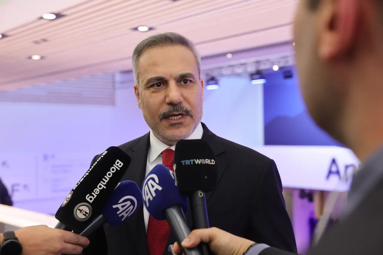 Bakan Hakan Fidan'dan Davos'ta kritik mesajlar! AB'yi sert eleştirdi: "Medeniyetlerüstü olmayı başaramadı"