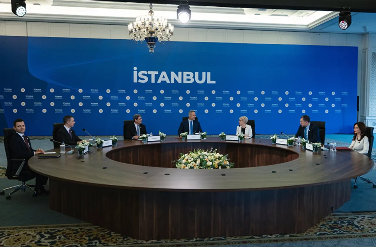 Cumhurbaşkanı Erdoğan Balkan Barış Platformu heyetiyle İstanbul'da görüştü