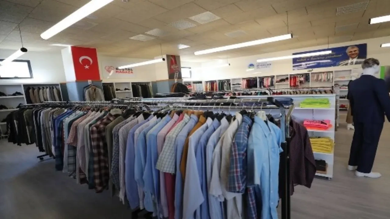 Dünyadaki kot pantolonların neden neredeyse hepsi mavi? 150 yıllık bu tercihin arkasındaki kimyasal sır