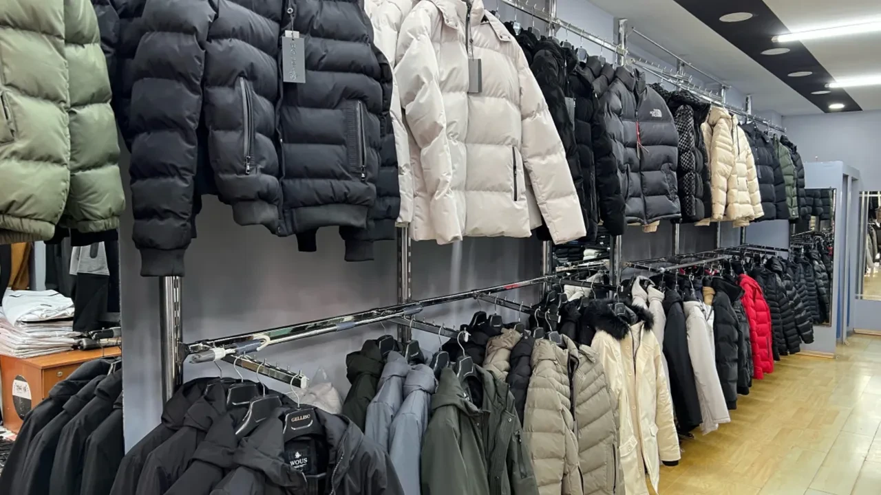 Dünyadaki kot pantolonların neden neredeyse hepsi mavi? 150 yıllık bu tercihin arkasındaki kimyasal sır