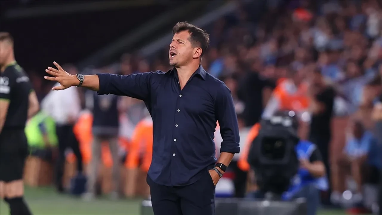 Emre Belözoğlu'ndan Galatasaray isyanı: "Lucas Torreira'ya kırmızı kart vermiyorlar!"