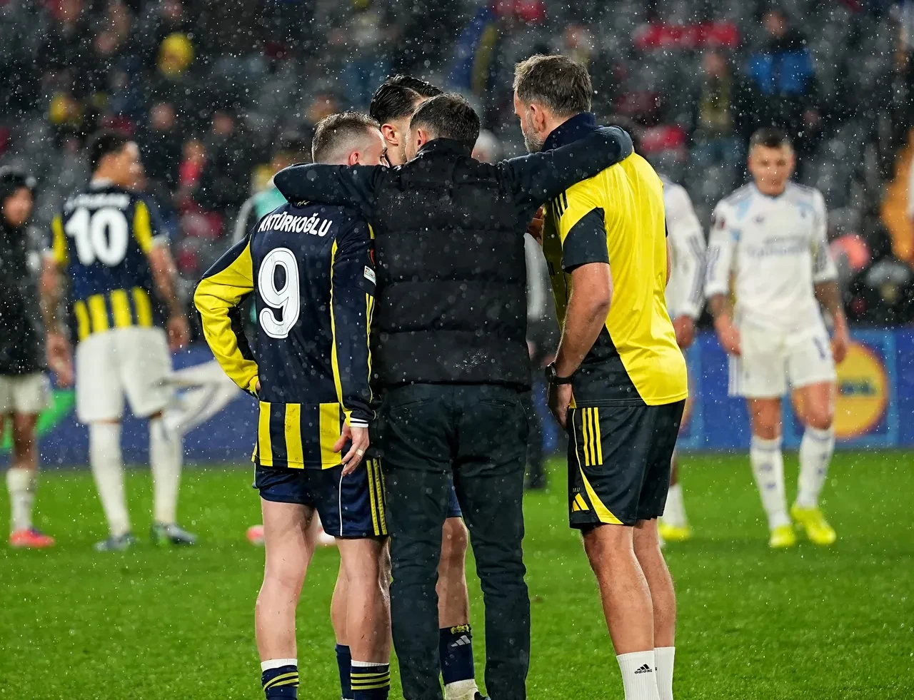 Fenerbahçe UEFA Avrupa Ligi'nde kaç puanı var kaçıncı sırada?