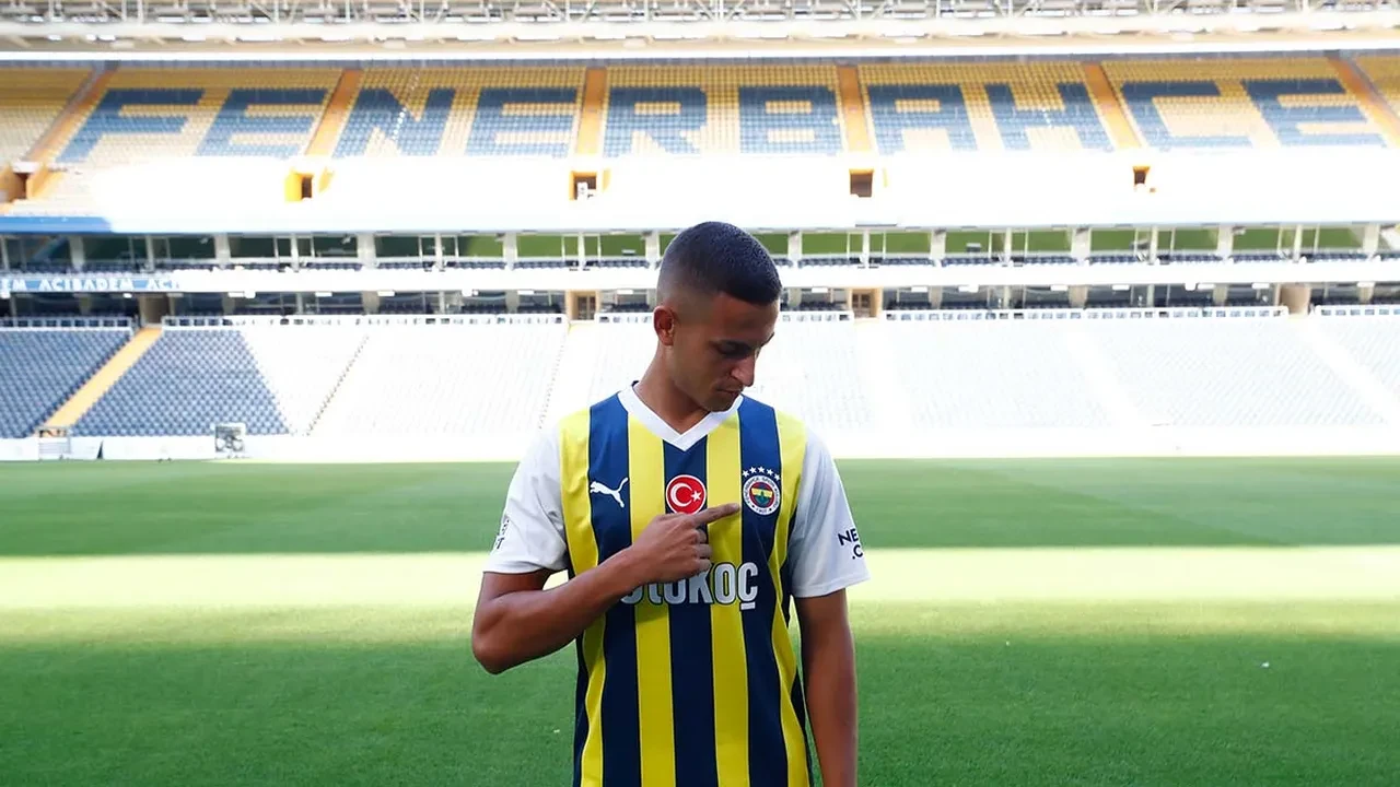Fenerbahçe'de sürpriz ayrılık: Orta sahada veda!