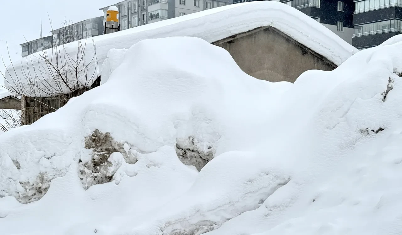 Görüntüler Sibirya'dan değil Türkiye'den! Kar kalınlığı 4 metreyi aştı