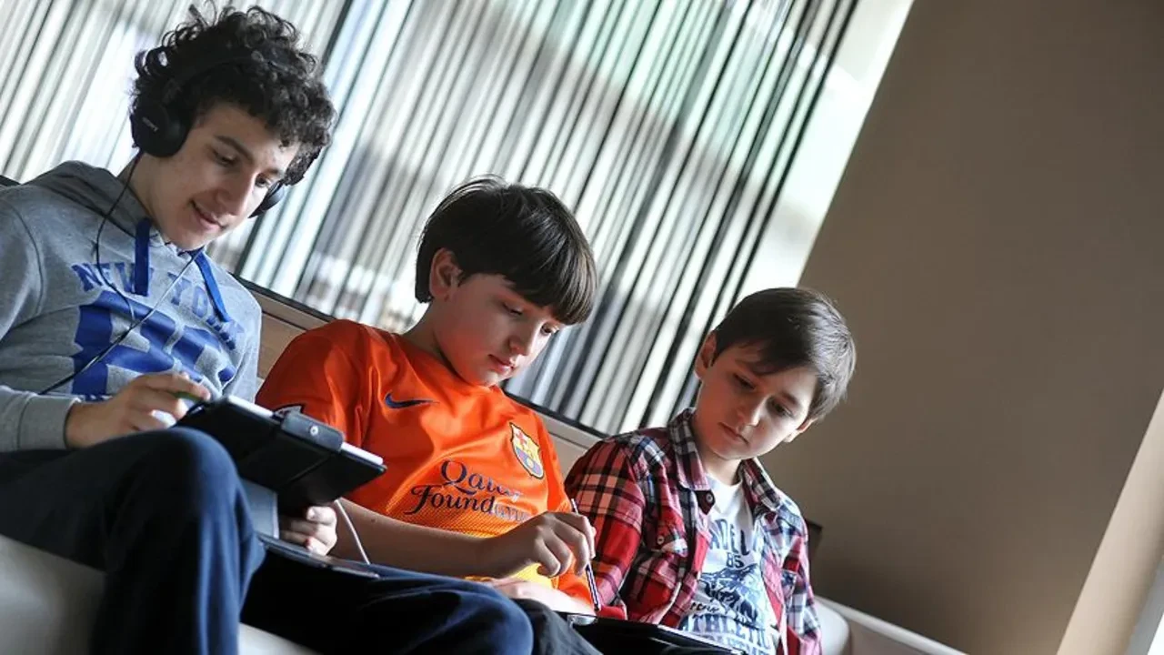 İstemediğiniz halde 'Evet' demekten yoruldunuz mu? 'Hayır' diyememenin altındaki çocukluk şifresi