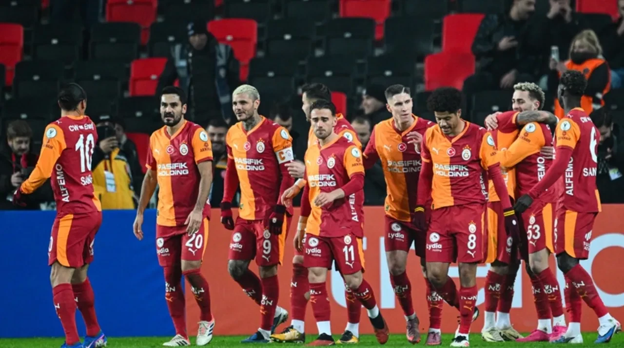 Karagümrük Galatasaray muhtemel 11! Galatasaray’da 4 oyuncu sarı kart sınırında