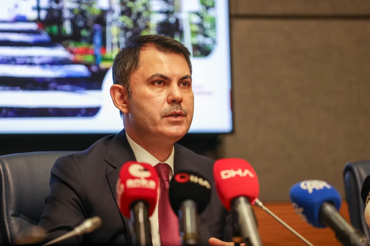 Muhalefet 'faizle satılıyor' demişti! Bakan Kurum'dan deprem konutlarıyla ilgili iddialara net cevap 