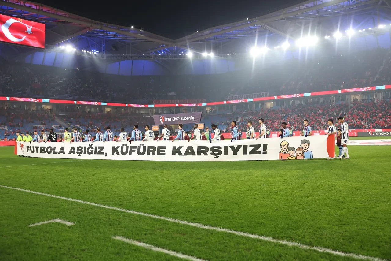 Trabzonspor Kasımpaşa'yı mağlup etti: Karadeniz'de şık golle galibiyet!