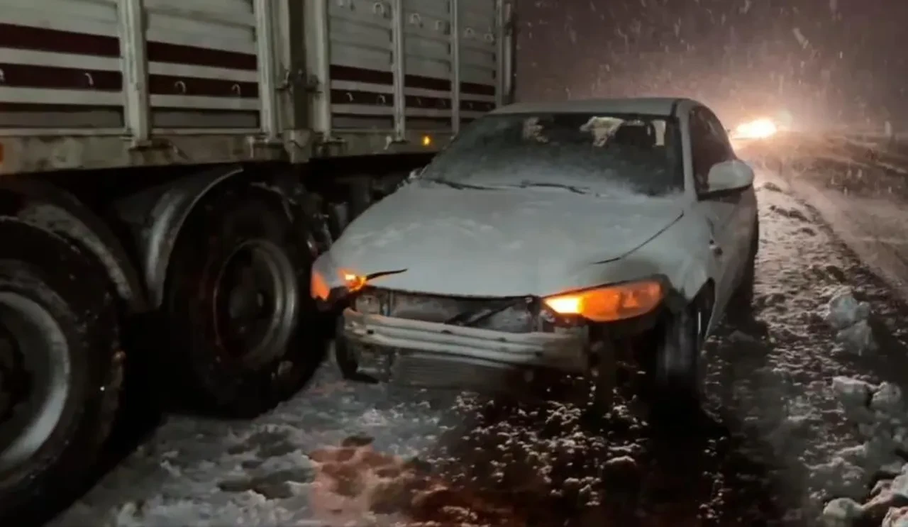 Türkiye beyaza teslim oldu! Kızıldağ'da çığ dehşeti, Pozantı'da yol kapandı ve Çorum'da kar kaza getirdi