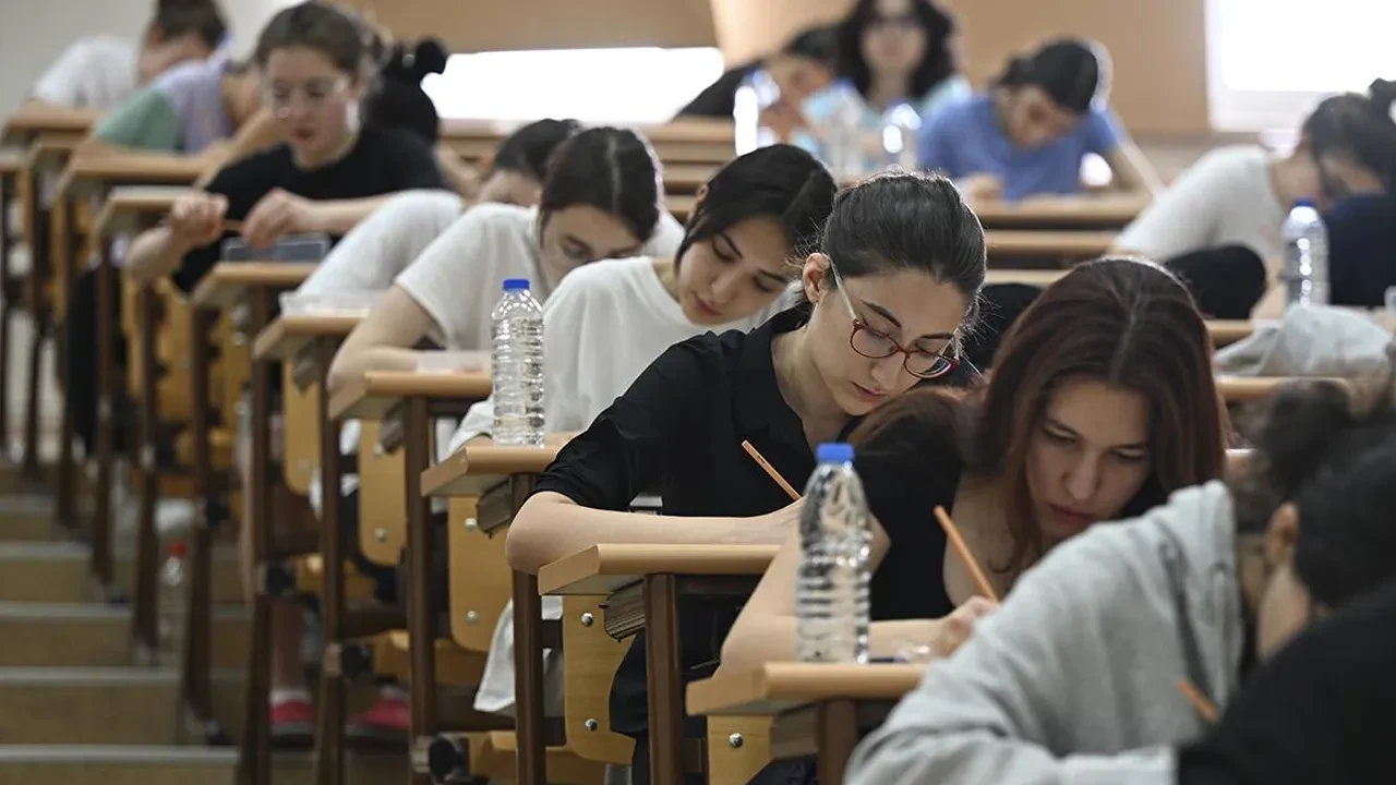 Yurtdışında lise eğitimine talep arttı! Üniversiteye kolay geçiş de mümkün: Fiyatlar 23 bin eurodan başlıyor