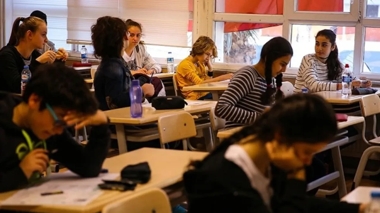 Yurtdışında lise eğitimine talep arttı! Üniversiteye kolay geçiş de mümkün: Fiyatlar 23 bin eurodan başlıyor